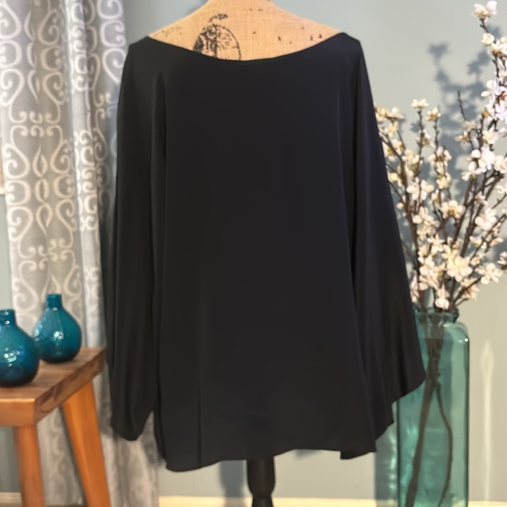 AUM-Couture (Boutique ) 100% Silk Blouse